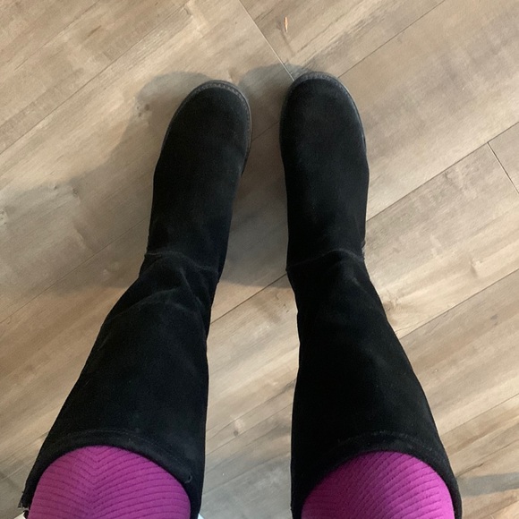 Black La Canadienne waterproof suede knee high boots size 9. - Picture 6 of 15